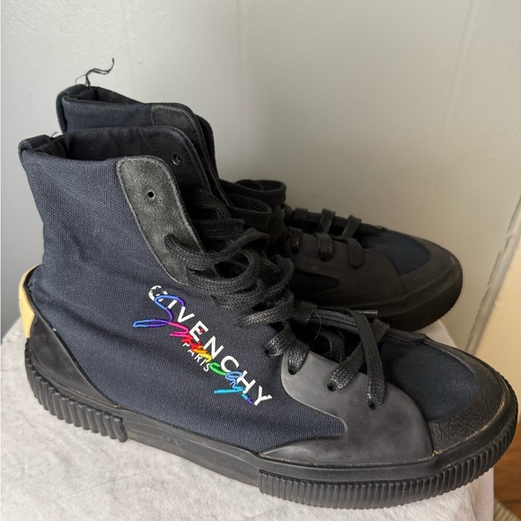 Givenchy Paris Black High-Top Sneakers. Men’s 9. Authentic. - Picture 2 of 9